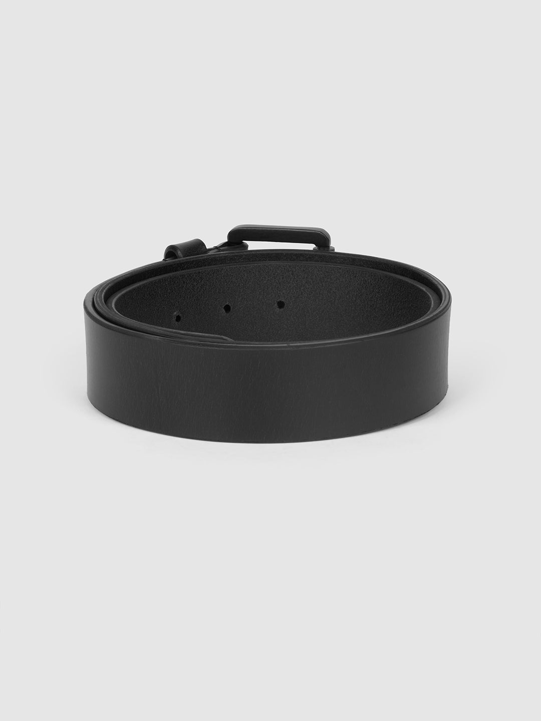 Black Solid Buckle Pin Men's Belt by Being Human Clothing